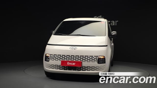 Hyundai Staria 2022 — photo 3