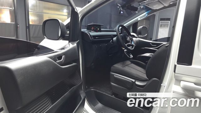 Hyundai Staria 2022 — photo 10