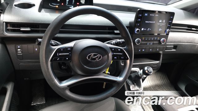 Hyundai Staria 2022 — photo 13