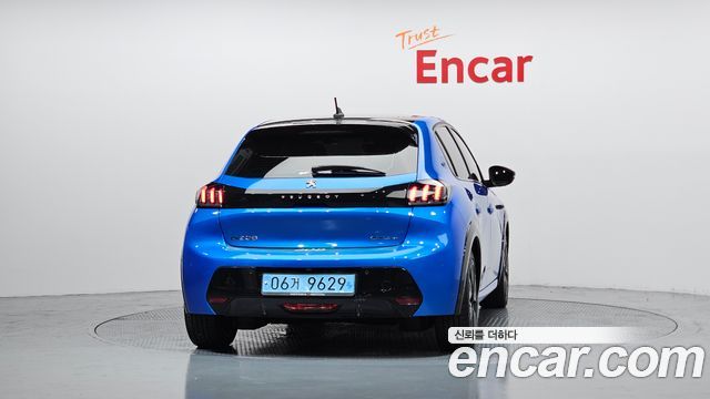 Peugeot 208 2021 — photo 4