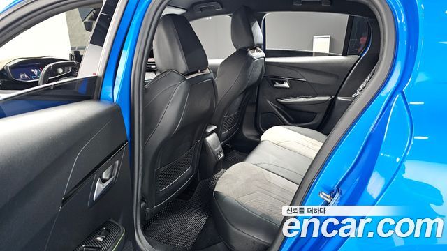 Peugeot 208 2021 — photo 17