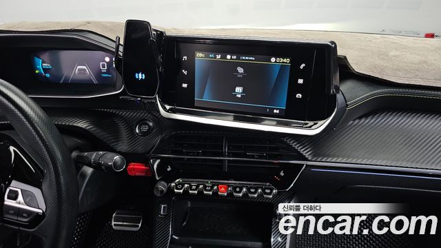Peugeot 208 2021 — photo 19