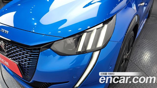 Peugeot 208 2021 — photo 8