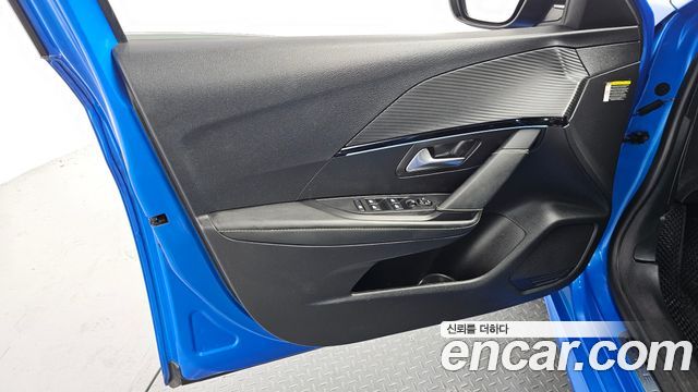 Peugeot 208 2021 — photo 14