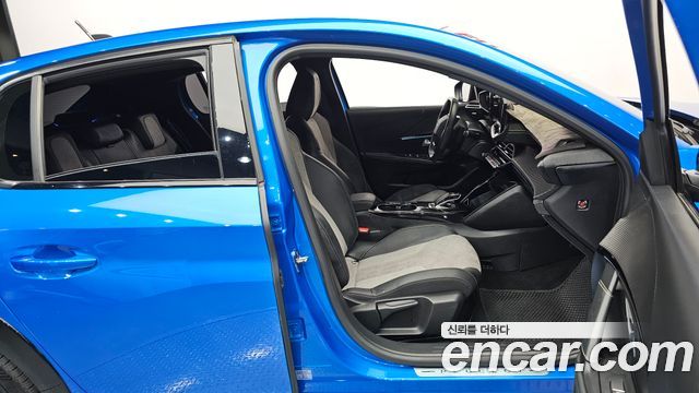 Peugeot 208 2021 — photo 16