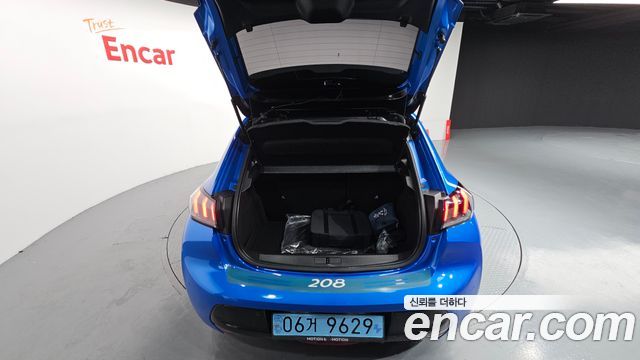 Peugeot 208 2021 — photo 29