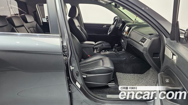KG Mobility Rexton 2018 — photo 16