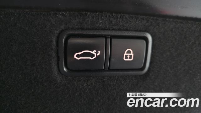 Genesis G80 2017 — photo 15