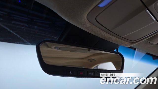 Genesis G80 2017 — photo 17