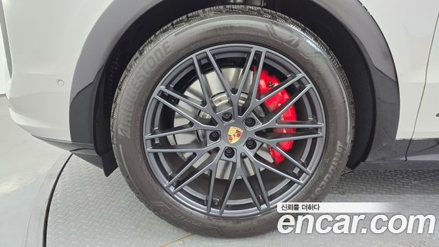 Porsche Cayenne 2025 — photo 5