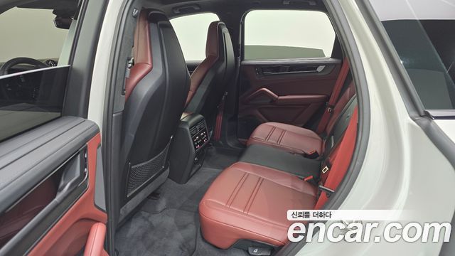 Porsche Cayenne 2025 — photo 19