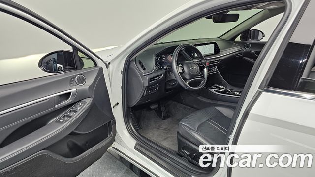 Hyundai Sonata 2022 — photo 13