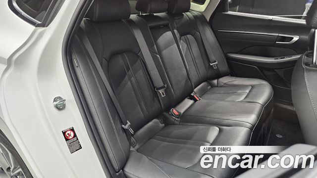 Hyundai Sonata 2022 — photo 17