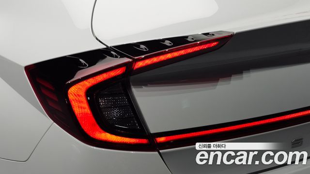 Hyundai Sonata 2022 — photo 9