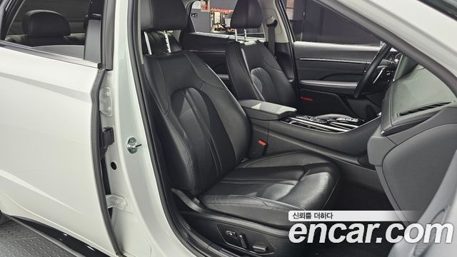 Hyundai Sonata 2022 — photo 16