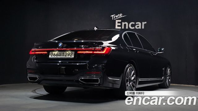 BMW 7-Series 2020 — photo 2