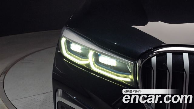 BMW 7-Series 2020 — photo 8