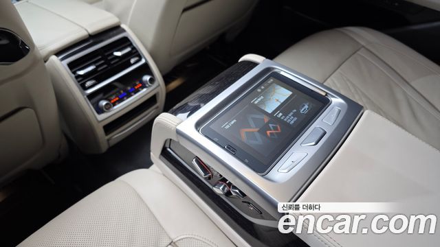 BMW 7-Series 2020 — photo 27