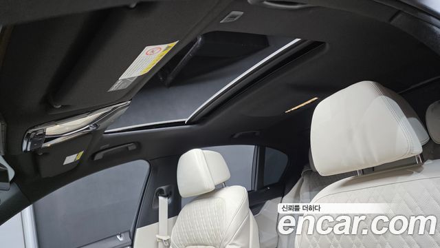 BMW 7-Series 2020 — photo 30