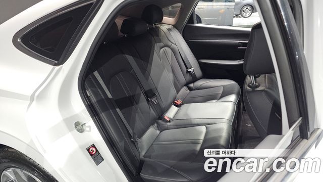 Hyundai Sonata 2022 — photo 17