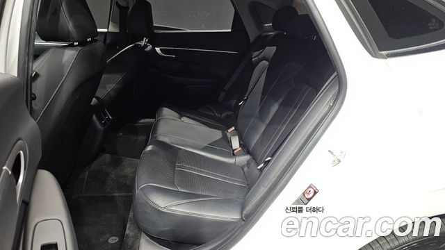 Hyundai Sonata 2022 — photo 18