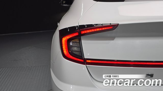 Hyundai Sonata 2022 — photo 9
