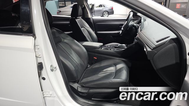 Hyundai Sonata 2022 — photo 16