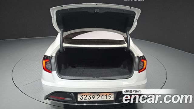 Hyundai Sonata 2022 — photo 36