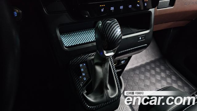 Hyundai Staria 2025 — photo 12