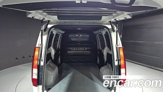 Hyundai Staria 2025 — photo 26