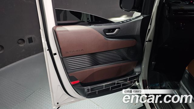 Hyundai Staria 2025 — photo 14