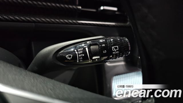 Hyundai Staria 2025 — photo 33
