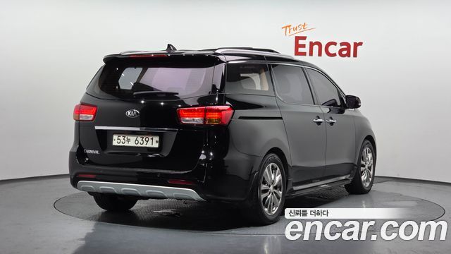 Kia Canival 2017 — photo 2