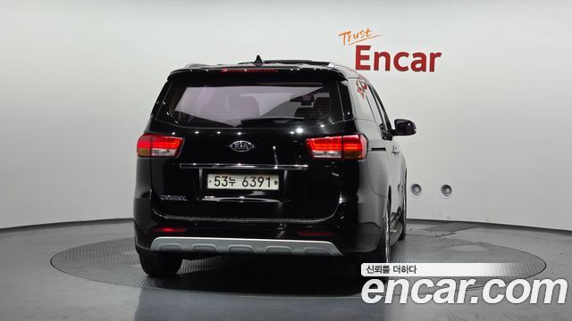 Kia Canival 2017 — photo 4