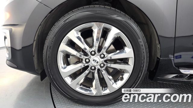 Kia Canival 2017 — photo 5