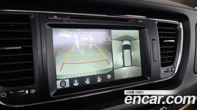 Kia Canival 2017 — photo 21