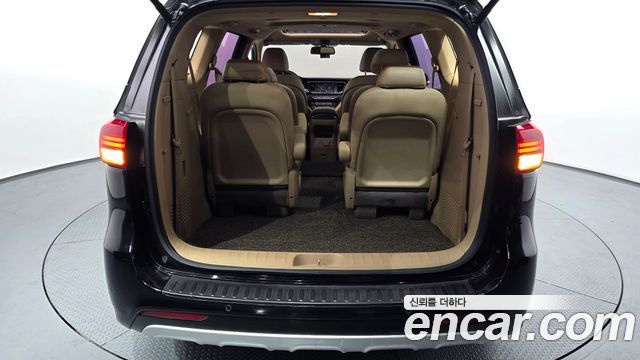 Kia Canival 2017 — photo 26