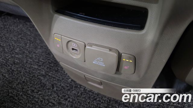 Kia Canival 2017 — photo 31