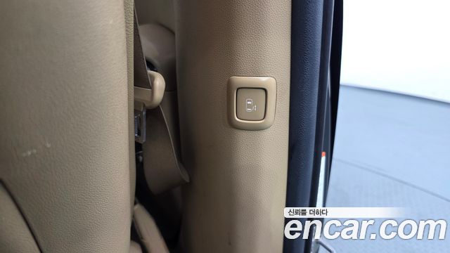 Kia Canival 2017 — photo 32