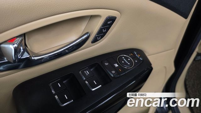 Kia Canival 2017 — photo 35