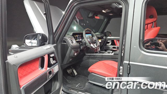 Mercedes-Benz G-Class 2023 — photo 13
