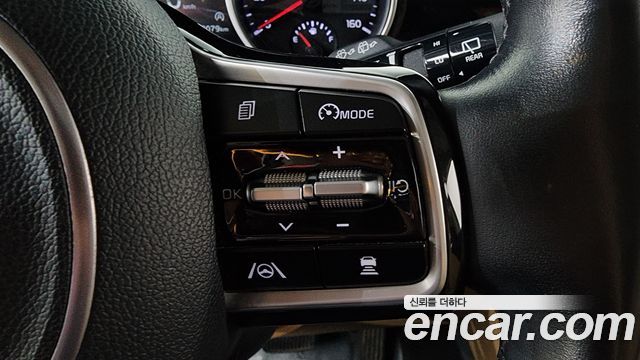 Kia Canival 2021 — photo 22