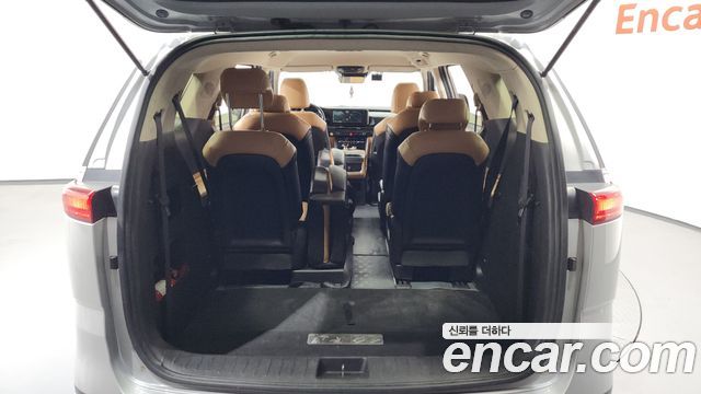 Kia Canival 2021 — photo 24