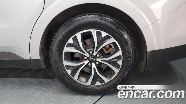 Kia Canival 2021 — photo 7