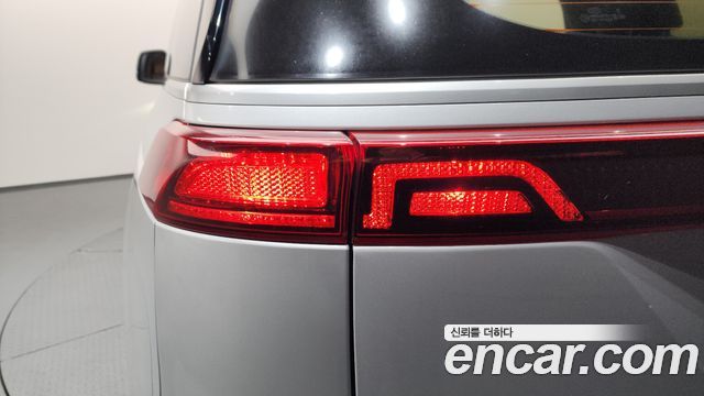 Kia Canival 2021 — photo 9