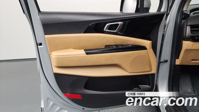 Kia Canival 2021 — photo 14