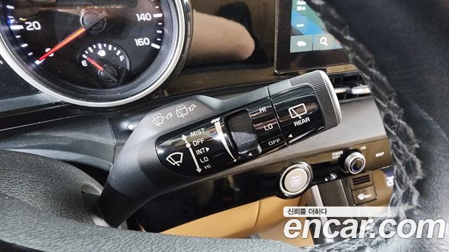 Kia Canival 2021 — photo 28