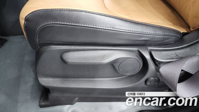 Kia Canival 2021 — photo 31
