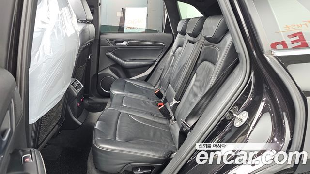 Audi SQ5 2015 — photo 12