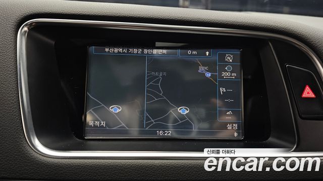 Audi SQ5 2015 — photo 14